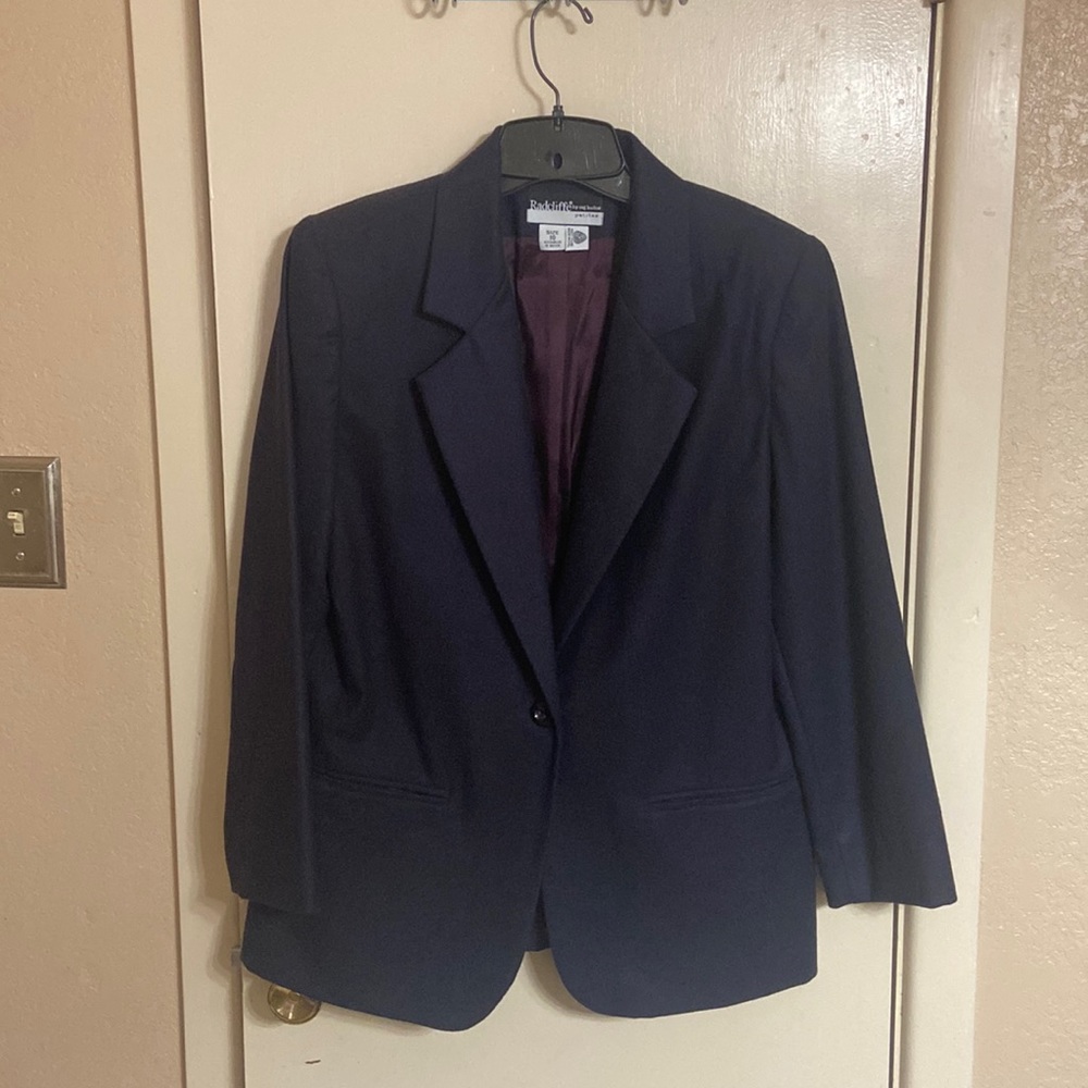 Vintage Radcliffe by Sag Harbor suit jacket blazer. shoulder pads. Lined. Navy.